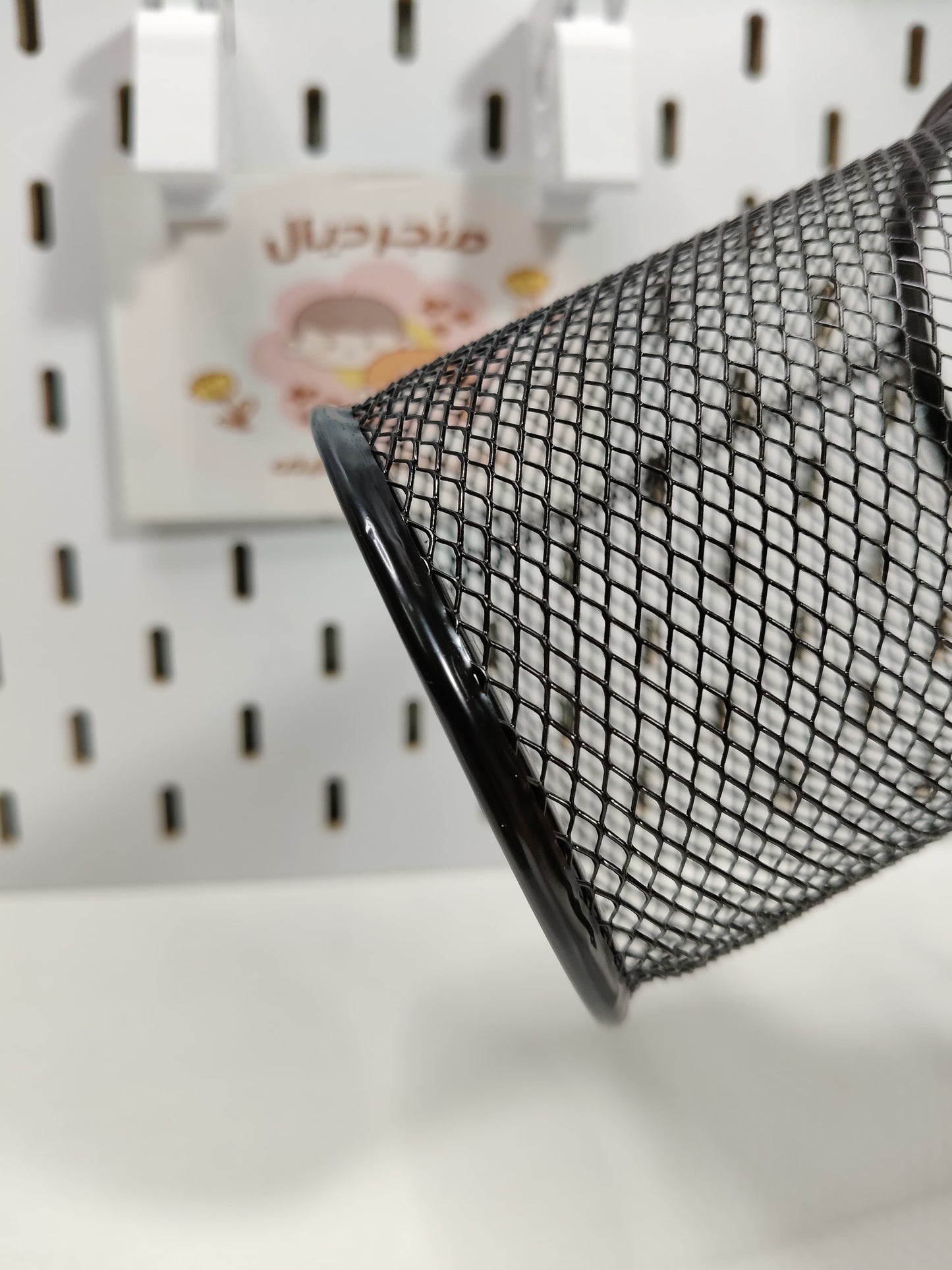 مقلمة معدن دائريه اسود